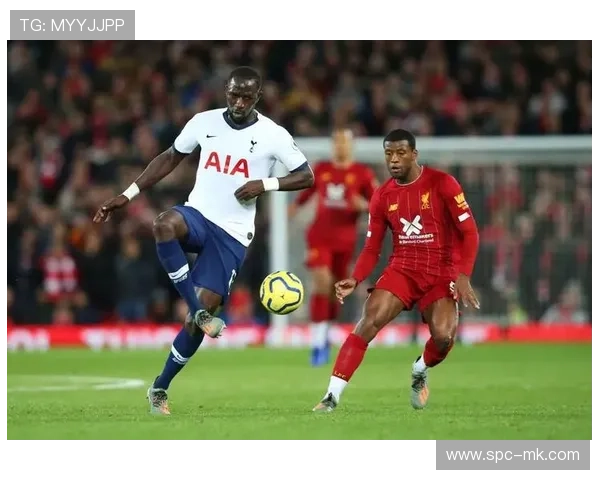 阿科-亚当斯第89分钟倒地铲射扳平比分